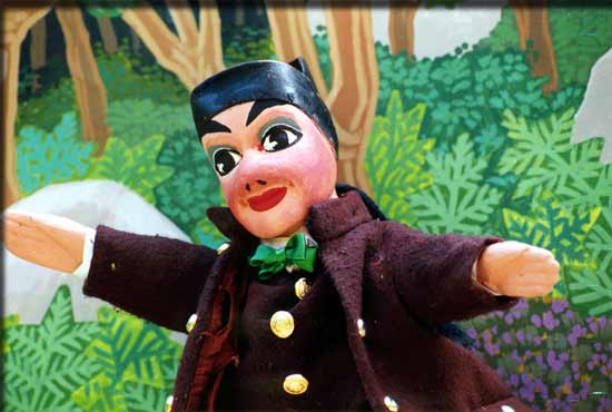http://grandguignolers.com/images/guignol%20puppet.jpg